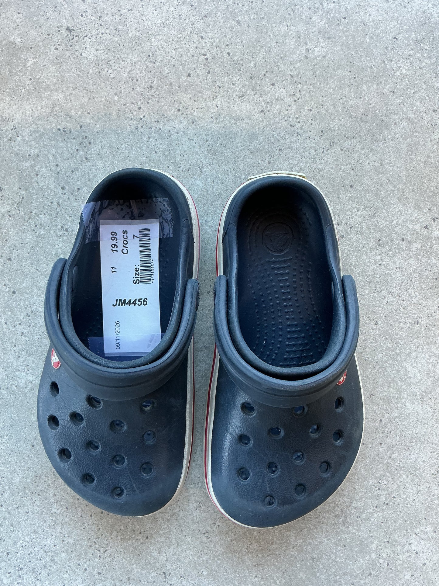 Crocs Shoes Sz 7