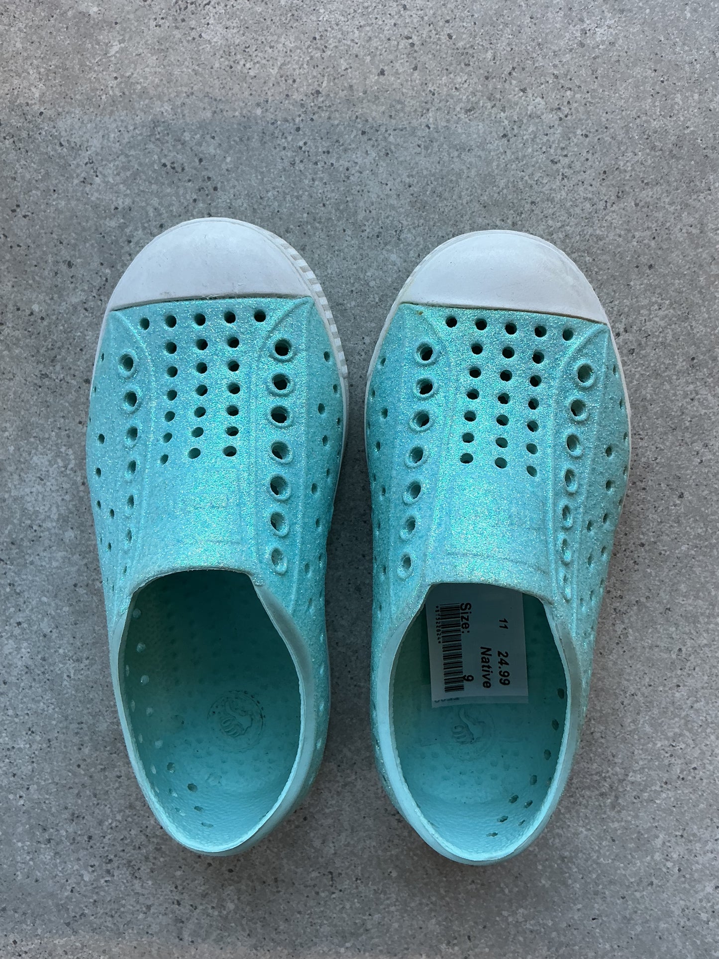 Native Shoes Sz 9