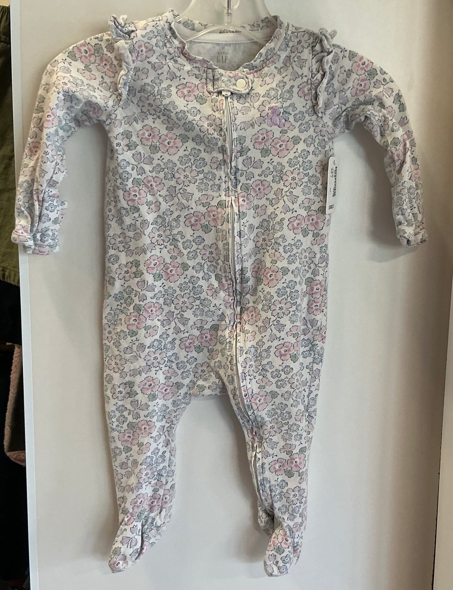 Gap Onesie 0-3 months