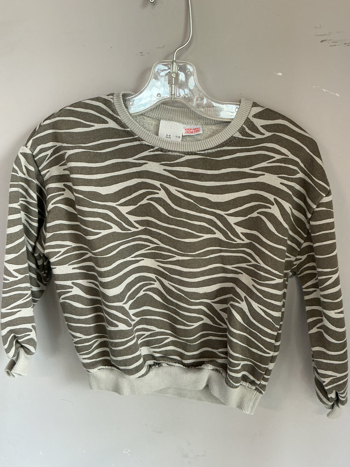 Zara Sweatshirt size 6