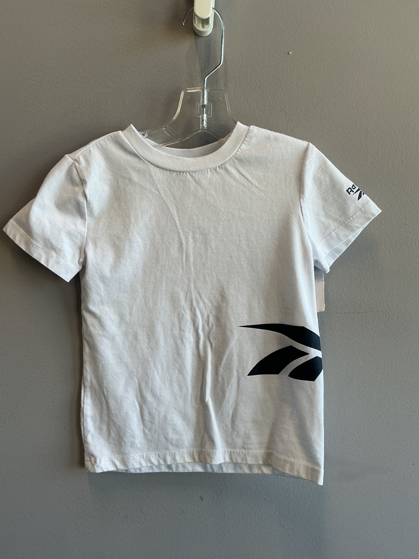 Reebok T-shirt size 5