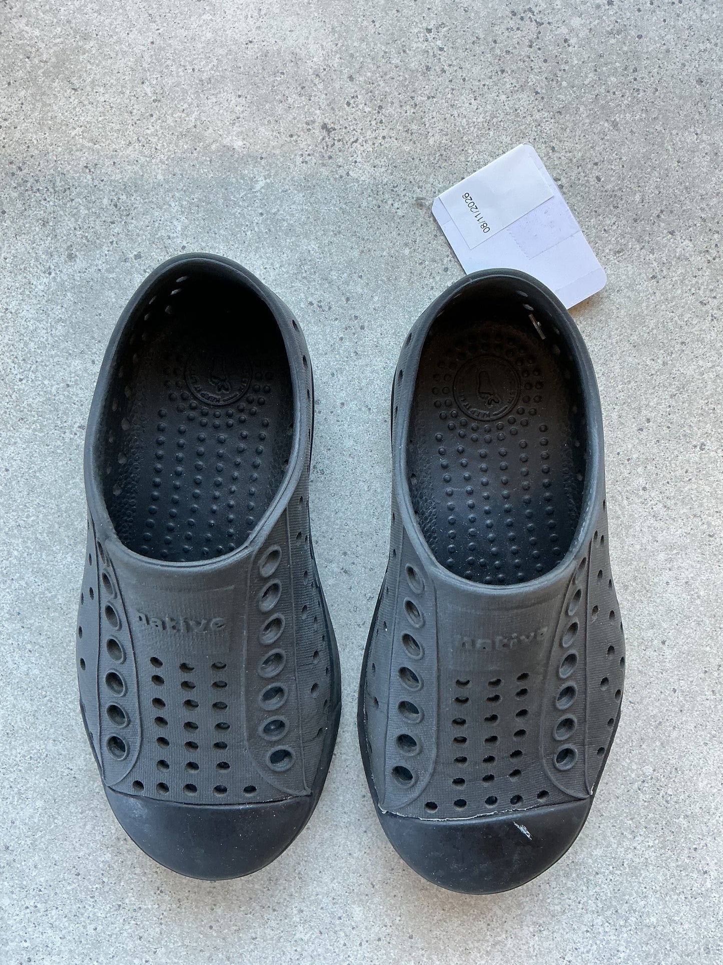 Native Shoes Sz 8