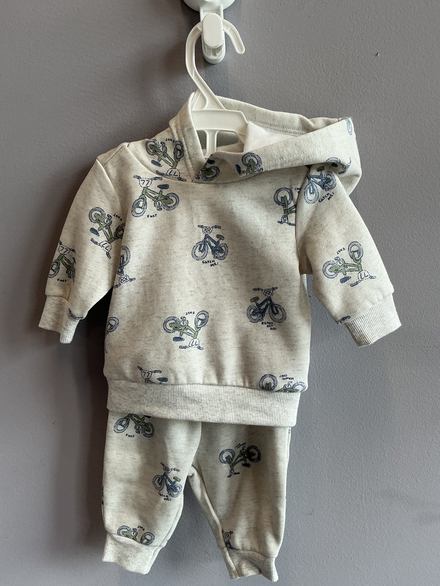 Carters Fleece 2 piece 0-3 months