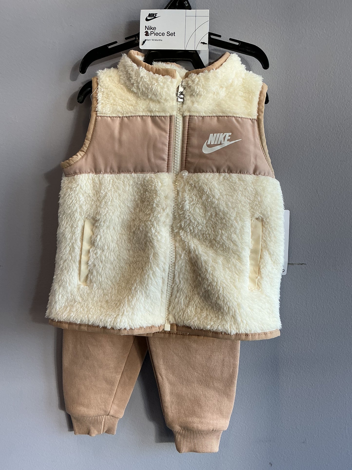 Nike 2 Piece Vest & Pant Outfit 18M
