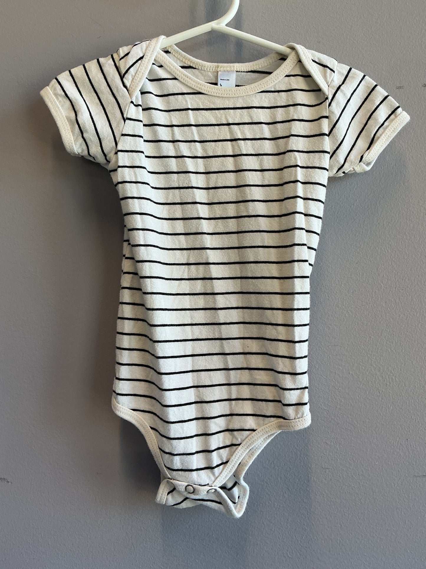 America Apparel Shortsleeve Onesie 12-18M