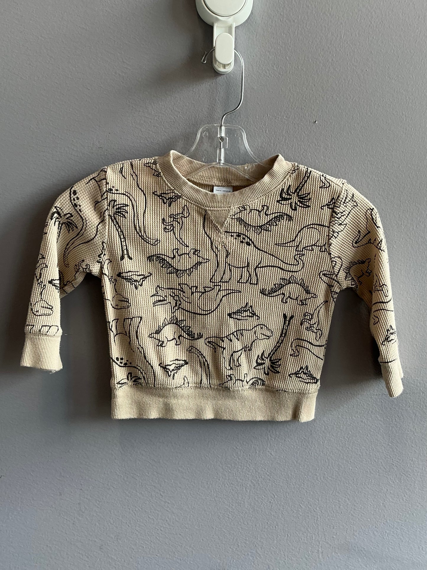 Carters Long Sleeve size 9 mnth