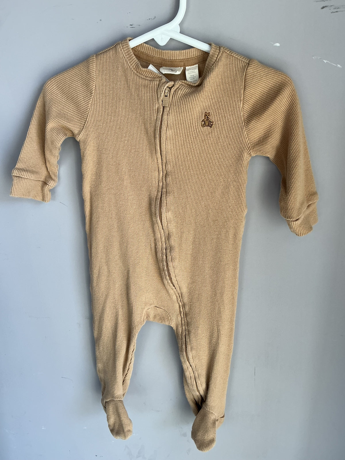 Gap Sleeper size 6 months