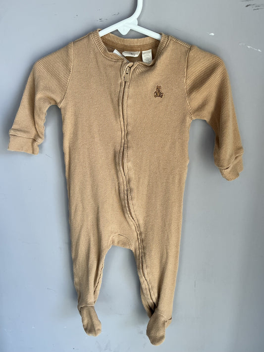 Gap Sleeper size 6 months