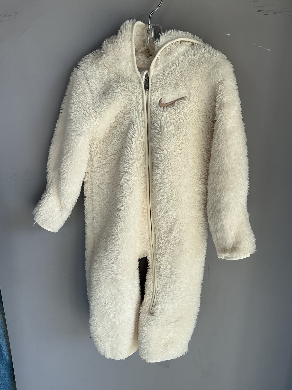 Nike Cozy Suit size 9 months