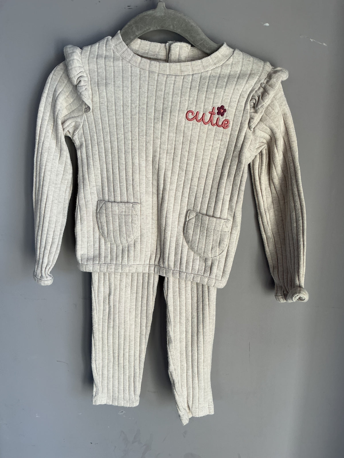 Huggies 2 Piece Set size 18