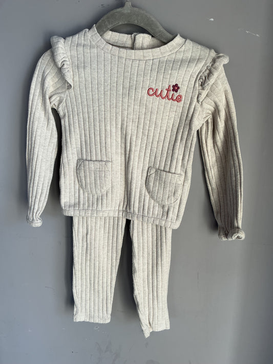 Huggies 2 Piece Set size 18