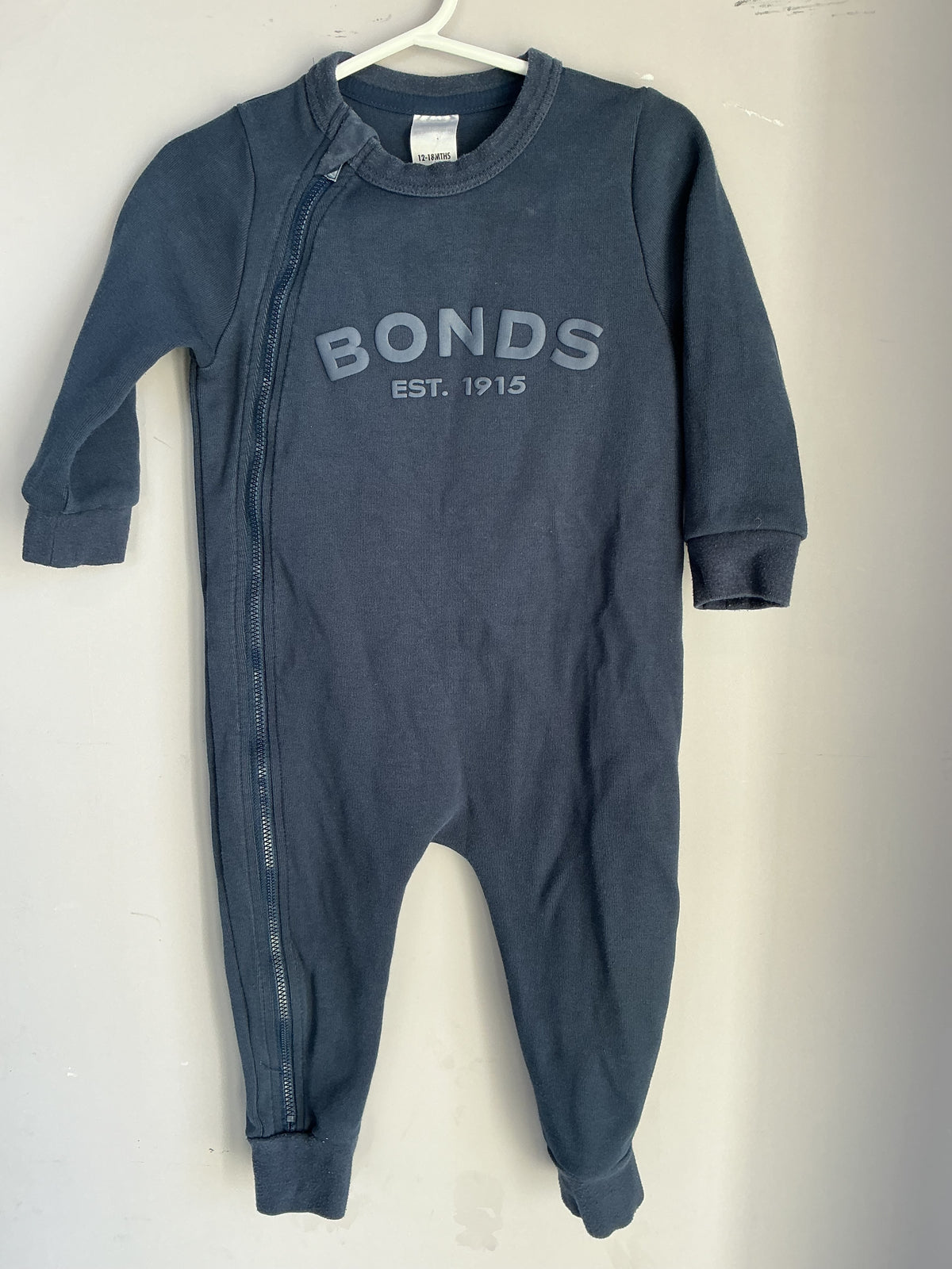 Bonds Tech Sweats Zip Wondersuit size 18 months
