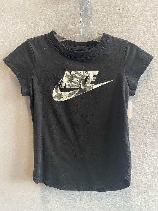 Nike Short Sleeve Size 6/7